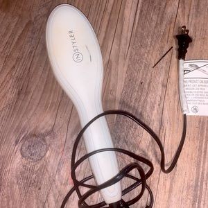 Hair styler , heated brush